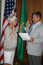 Shirley Johnson takes her oath 